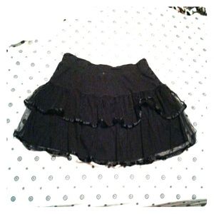 very cute black skirt